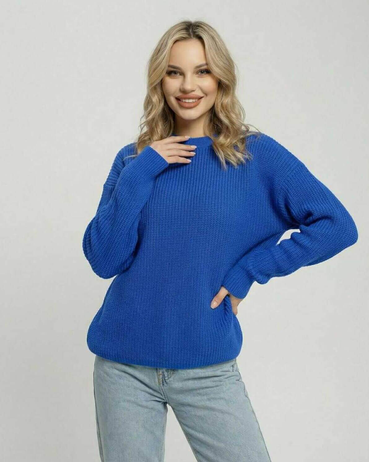 Monaco Sweater from Lauven – Women’s Blue Sweater with Loose Fit and Classic Crew Neck.
