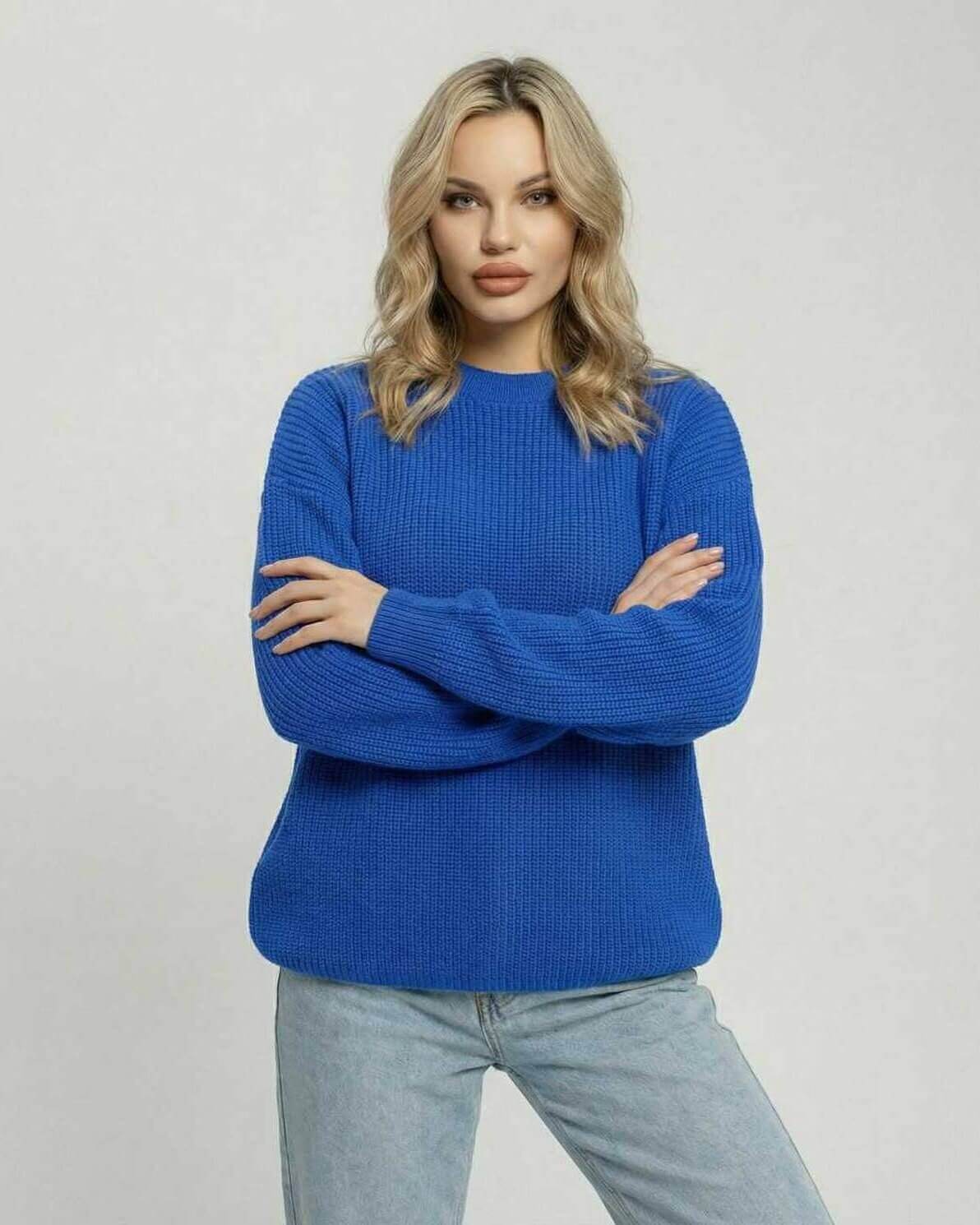 Monaco Sweater by Lauven – Women’s blue sweater featuring a loose fit and classic crew neck.