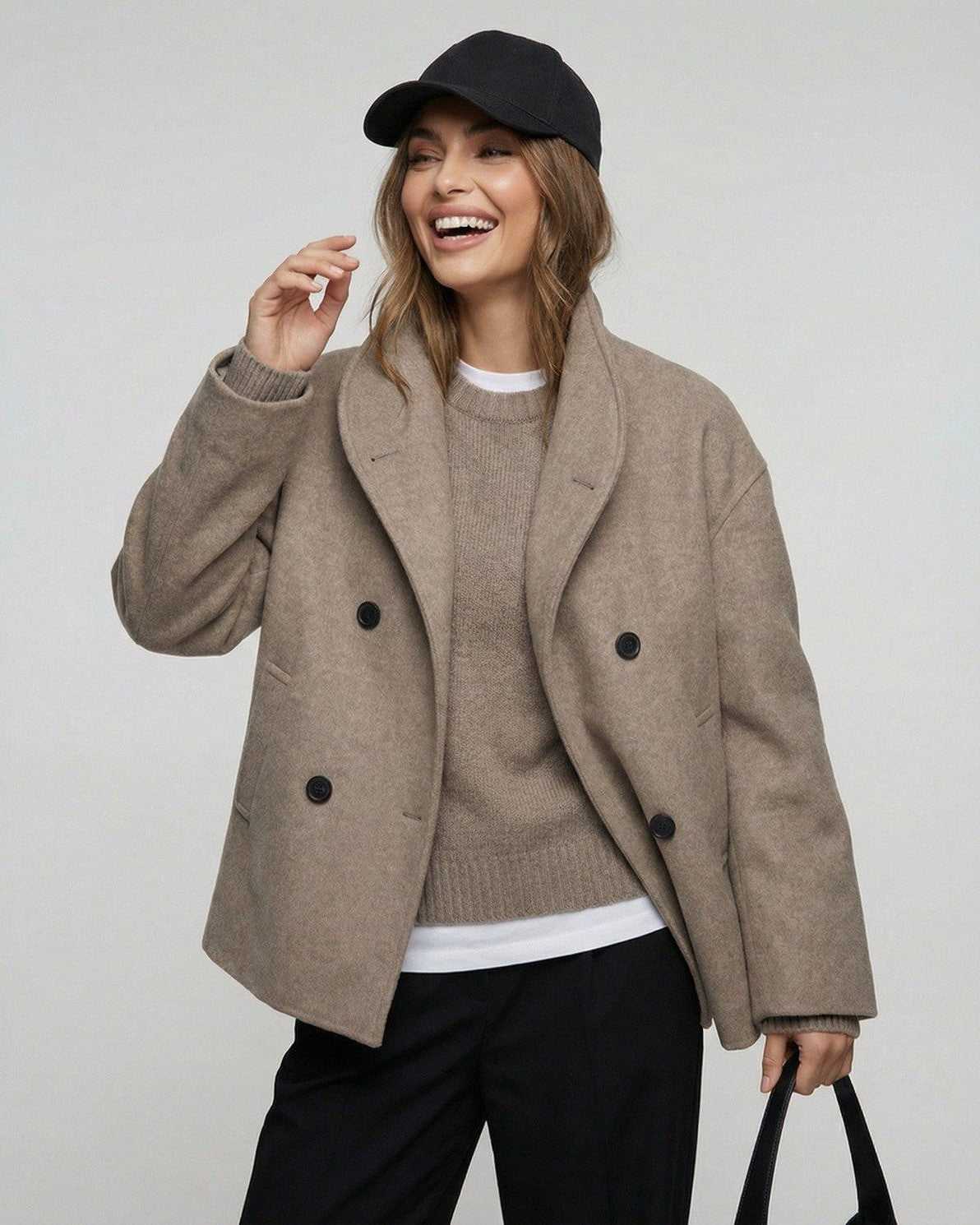 Verona Jacket by Lauven, women’s oversized jacket in soft beige, perfect for workwear and fall style.