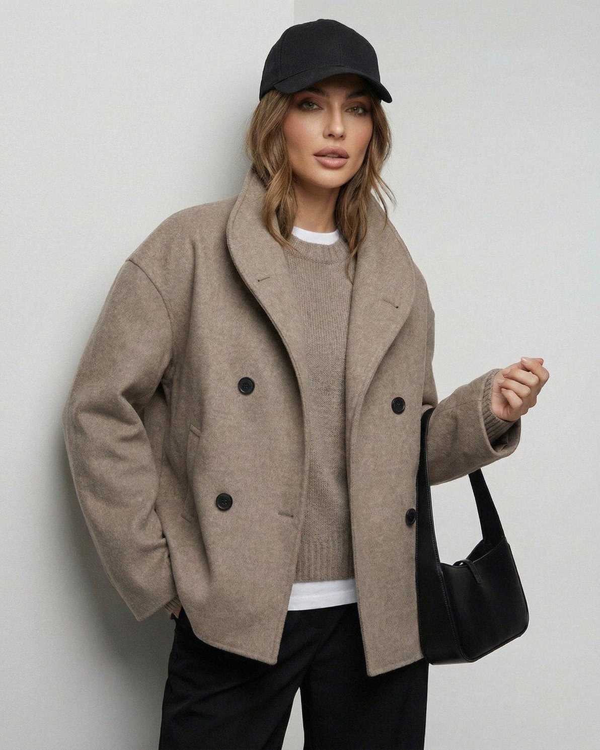 Verona Jacket by Lauven, women's oversized jacket perfect for business and fall style, featuring relaxed tailoring.