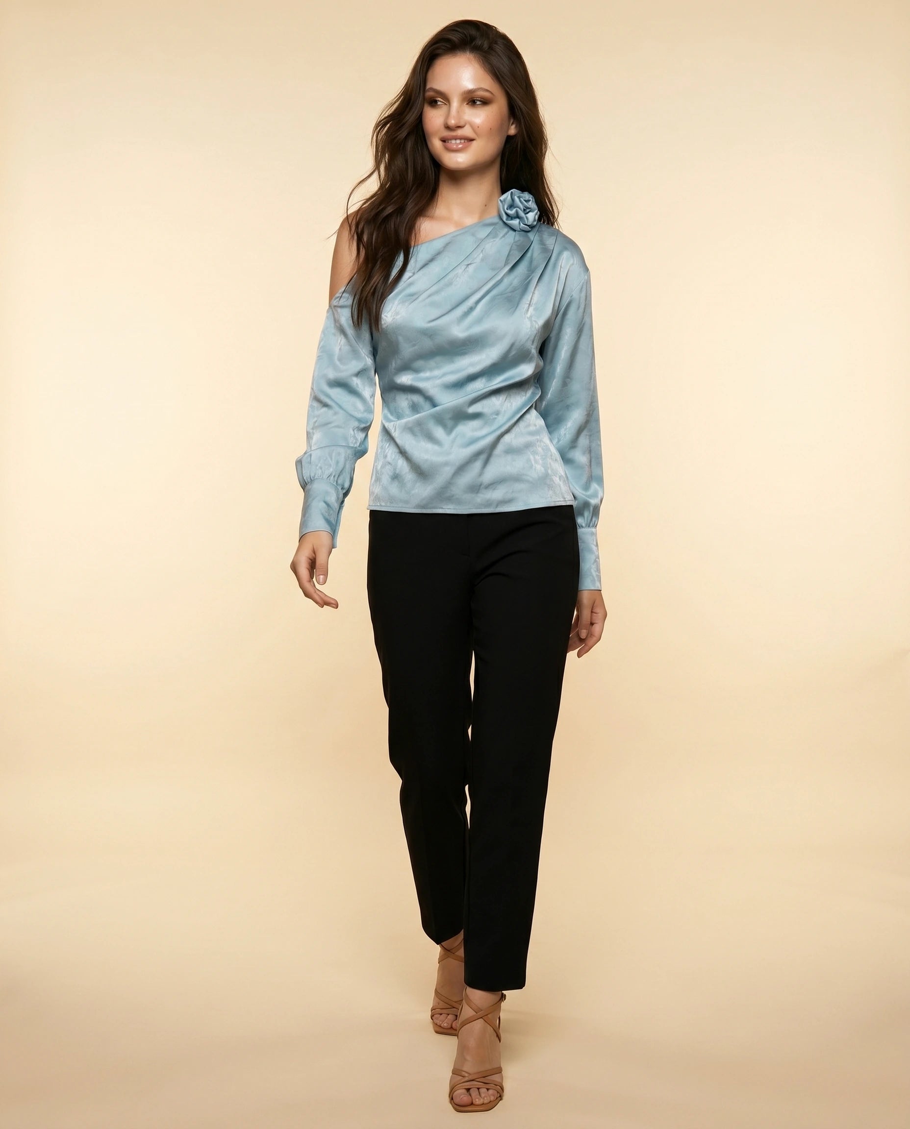 Iberia Blouse 4124 lifestyle