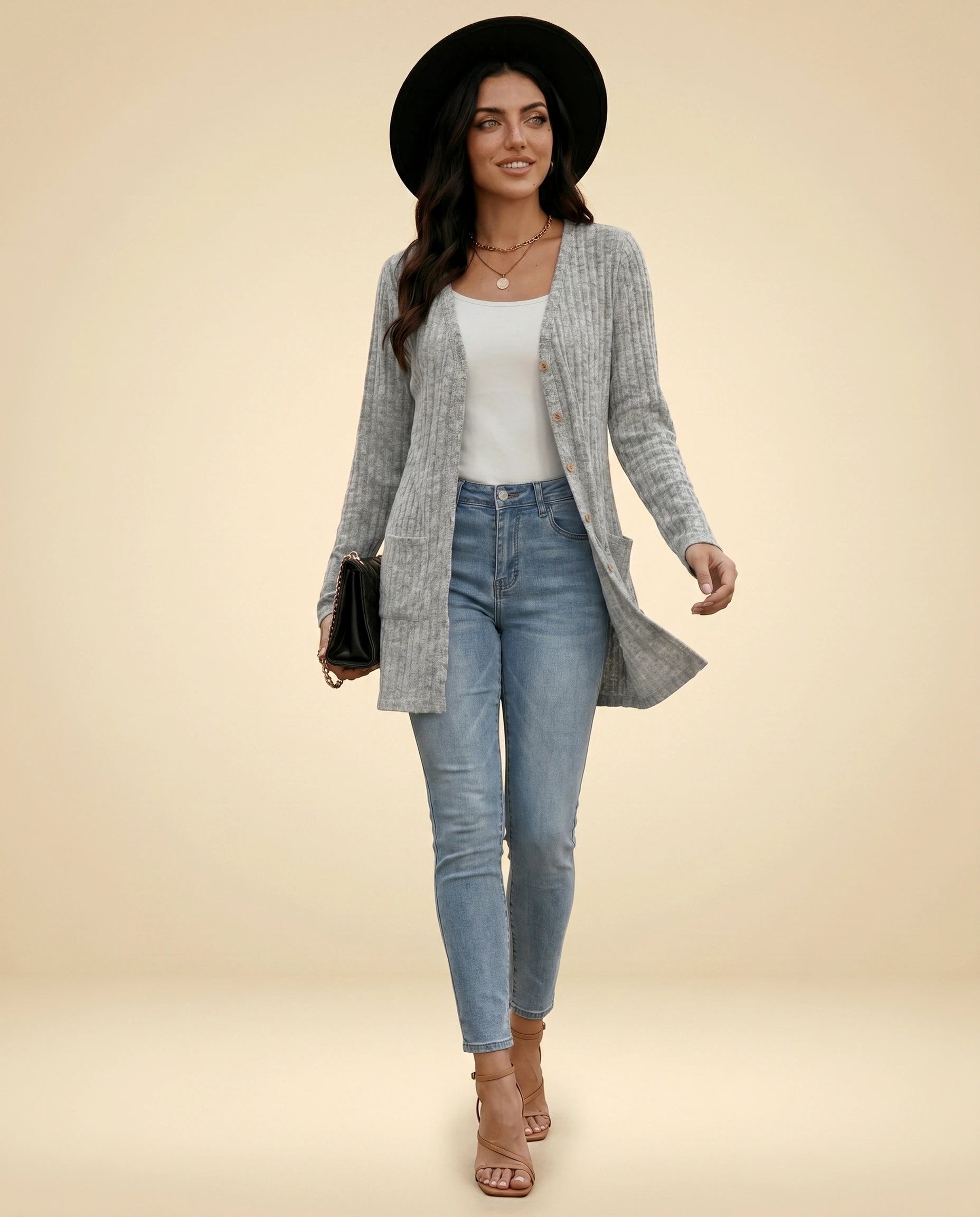 Luna Cardigan 24 lifestyle