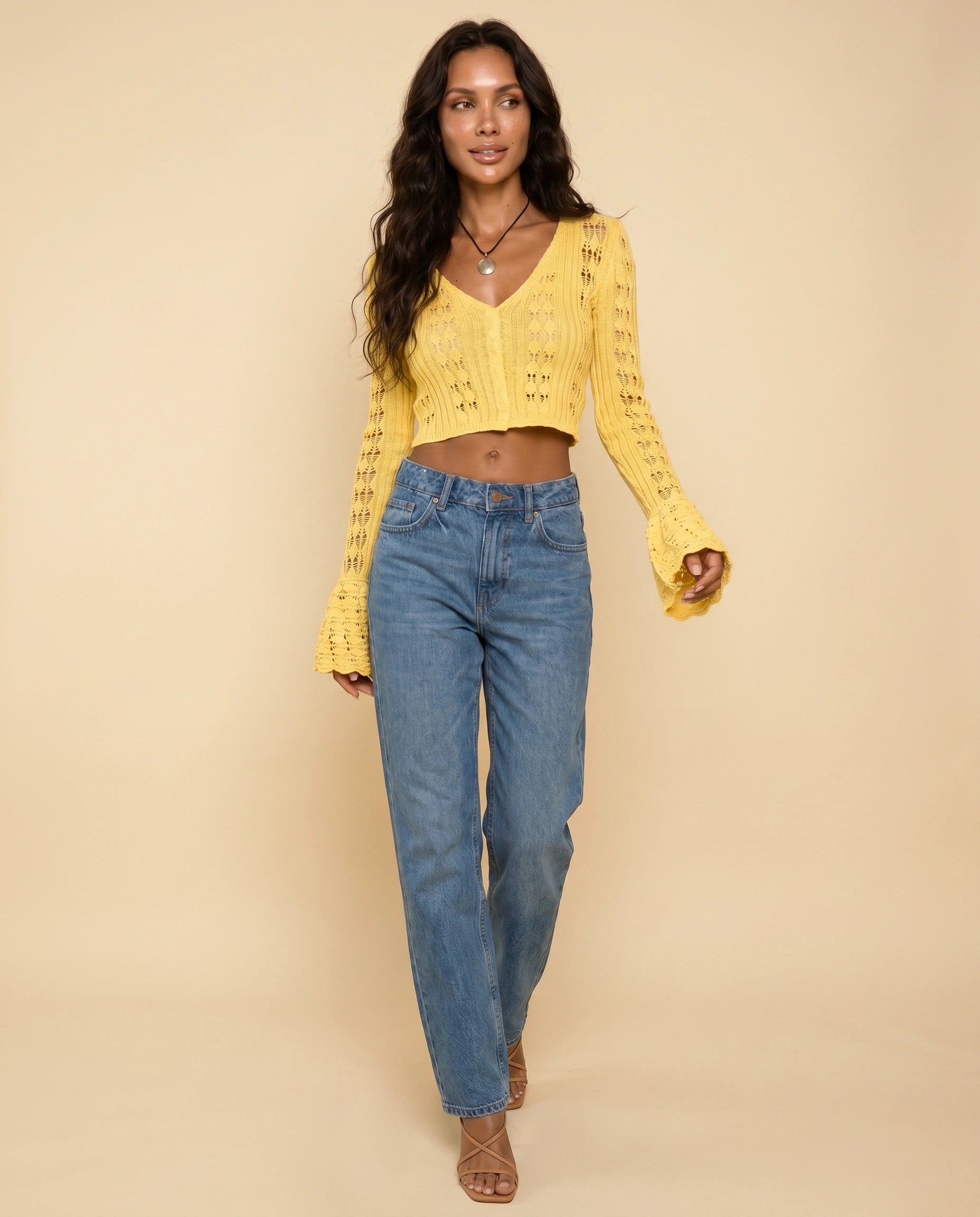 Solana Cardigan 1 lifestyle