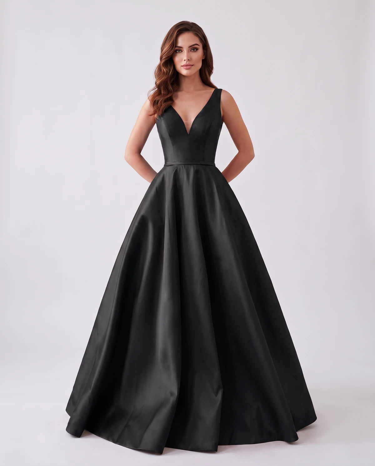 Everly Maxi Dress — Black