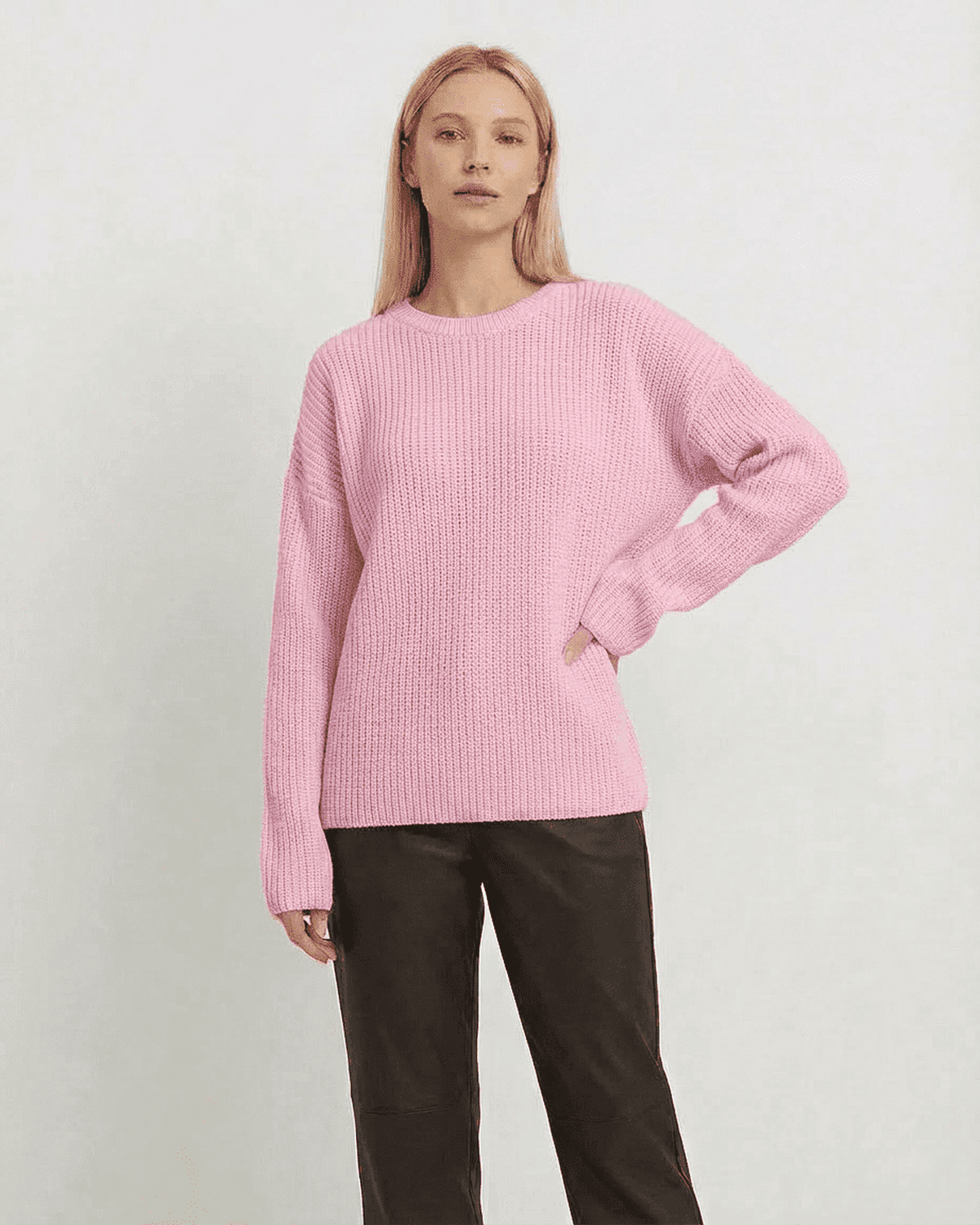 Fiora Sweater by SLIMONA - Loose fit thick ribbed knitwear in soft pink with round neck.