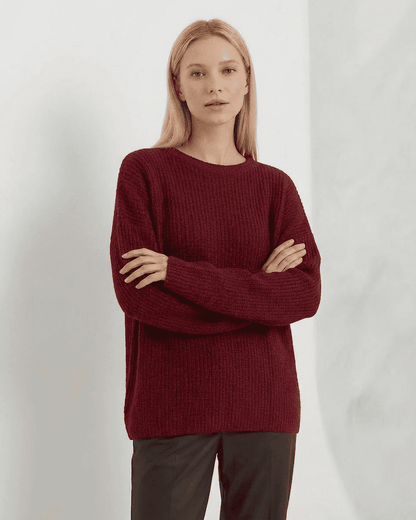 Marlo Sweater by SLIMONA - Loose fit ribbed knitwear in burgundy for women, featuring long sleeves and round neck.