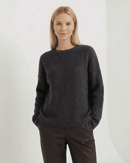 Vega Sweater by SLIMONA - Luxurious thick knit sweater for casual, cozy wear, perfect for modern relaxed style.