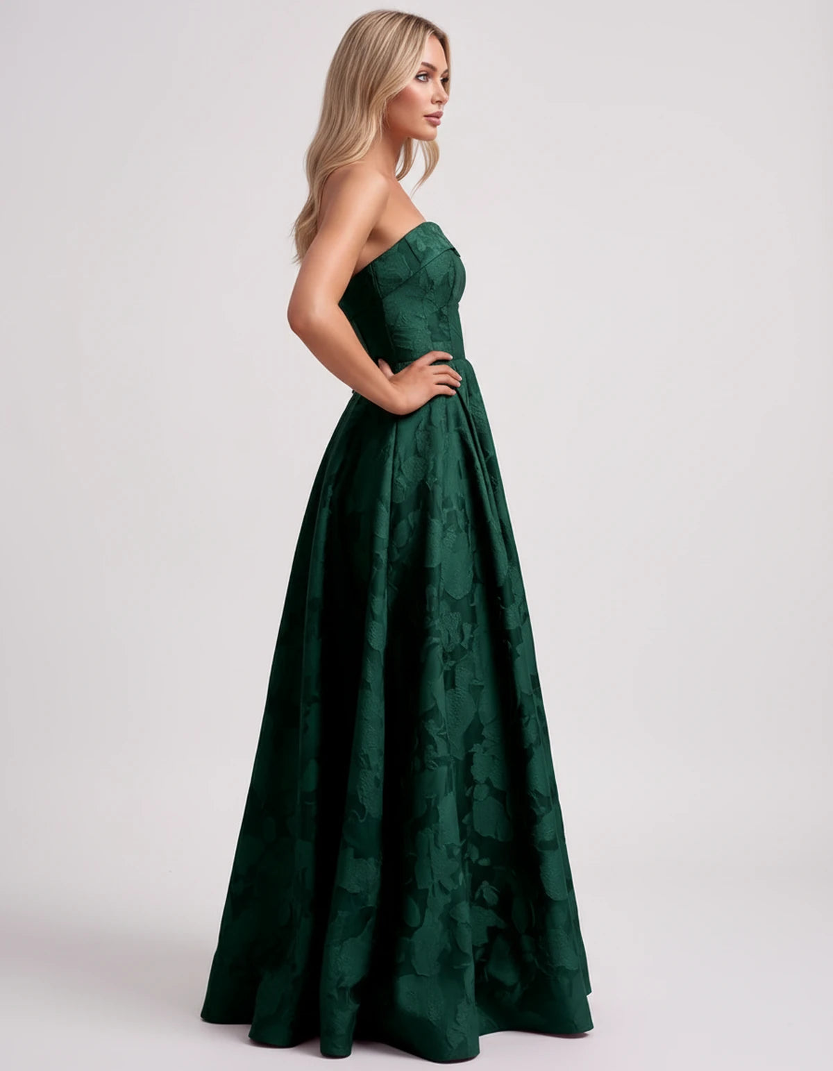 Lumina Maxi Dress — Emerald Green | SKU: SD-44054-emeraldgreen-2,SD-44054-emeraldgreen-4,SD-44054-emeraldgreen-6,SD-44054-emeraldgreen-8,SD-44054-emeraldgreen-10,SD-44054-emeraldgreen-12,SD-44054-emeraldgreen-14,SD-44054-emeraldgreen-16,SD-44054-emeraldgreen-16W,SD-44054-emeraldgreen-18W,SD-44054-emeraldgreen-20W,SD-44054-emeraldgreen-22W