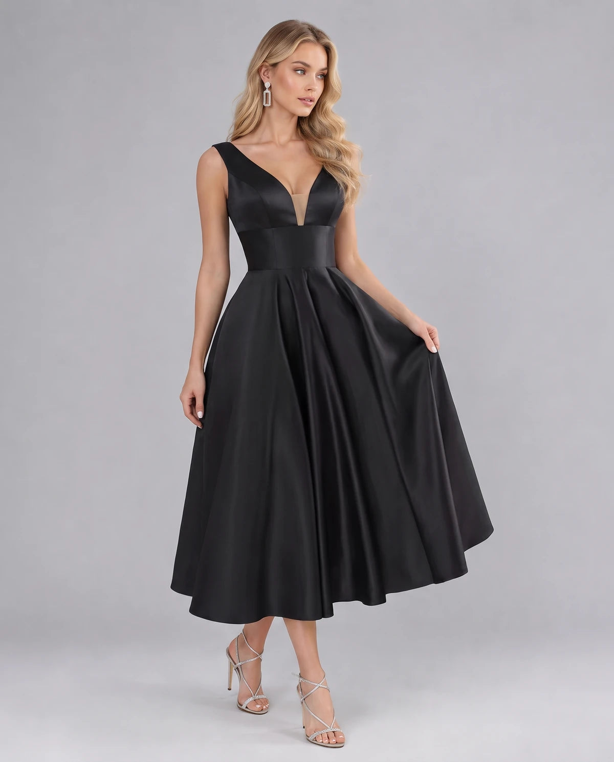 Montaigne Midi Dresses — Black